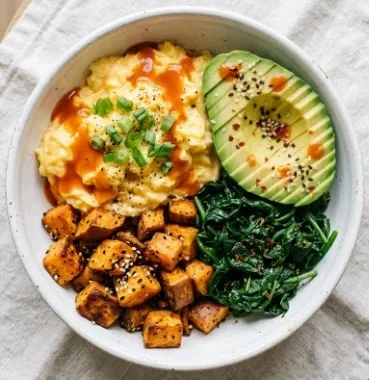 Sweet Potato, Spinach & Scrambled Egg Breakfast Bowl